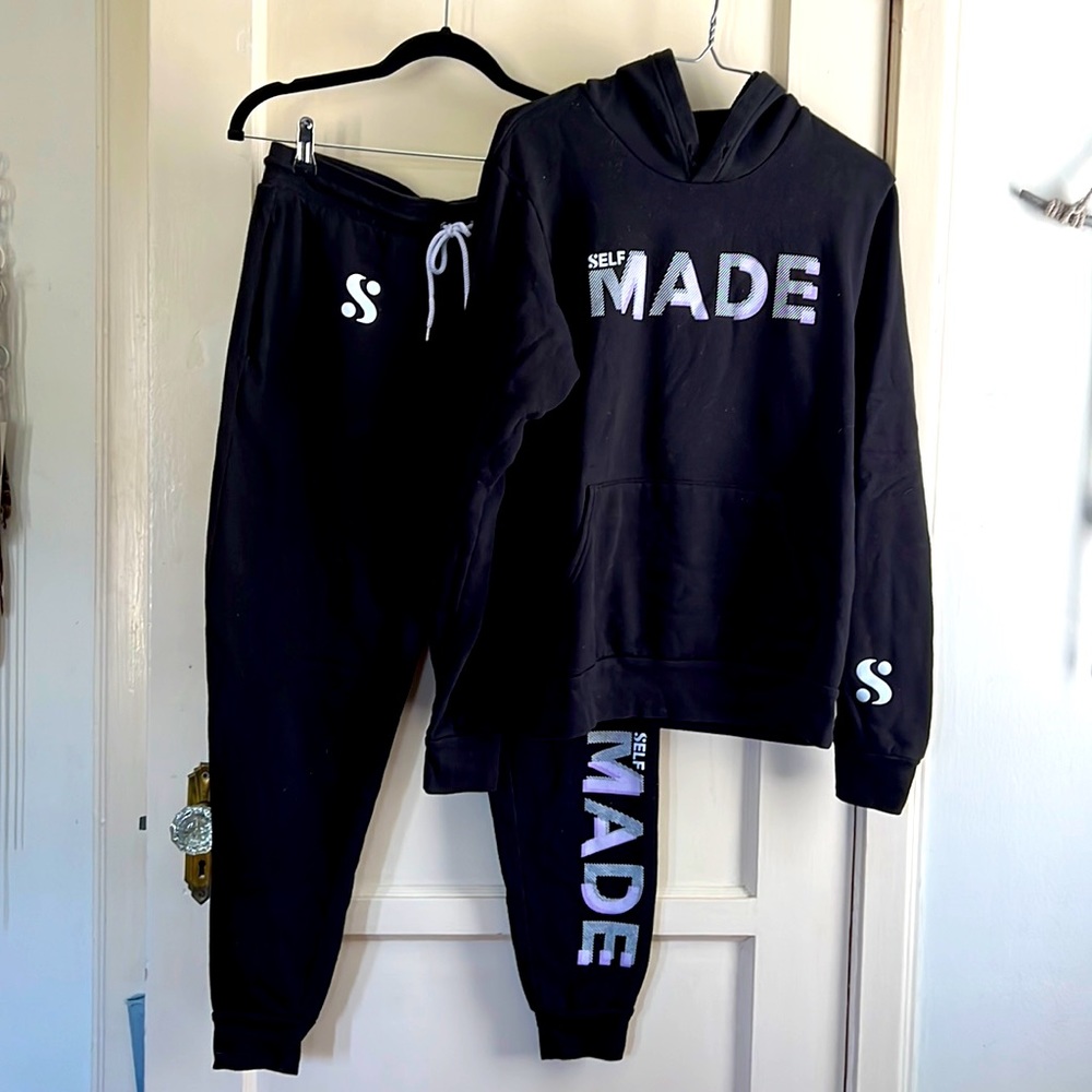 S by Serena matching ‘Self Made’ set in black.